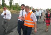 Перший заступник голови облдержадміністрації перевірив хід робіт з поточно-середнього  ремонту в місті Токмак. Фото 